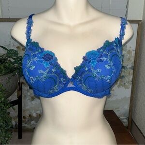 Lise Charmel Bra Part Of The De Cristal et d'Eau Collection. Size 38D.